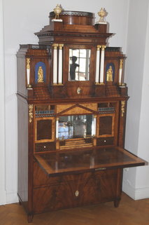 Berliner Sekretär mit diversen Geheimfächern, wohl Gebrüder Hamann, um 1796 Berliner Aufsatzsekretär