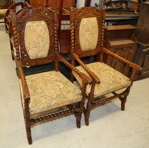 historistische Armlehnstühle